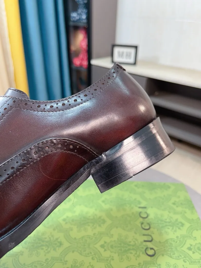 Factory price 500🌹🌹 [GUCCI Gucci] A new style of formal men's leather shoes is coming~ The original quality upper is made of cowhide imported from Italy + soft and delicate leather, comfortable and soft first-layer cowhide lining, rubber wear-resistant outsole, the shoe shape is dignified and domineering, and the luxury charm cannot be concealed! The natural and free nouveau riche leads the trend. Code number: 38-44